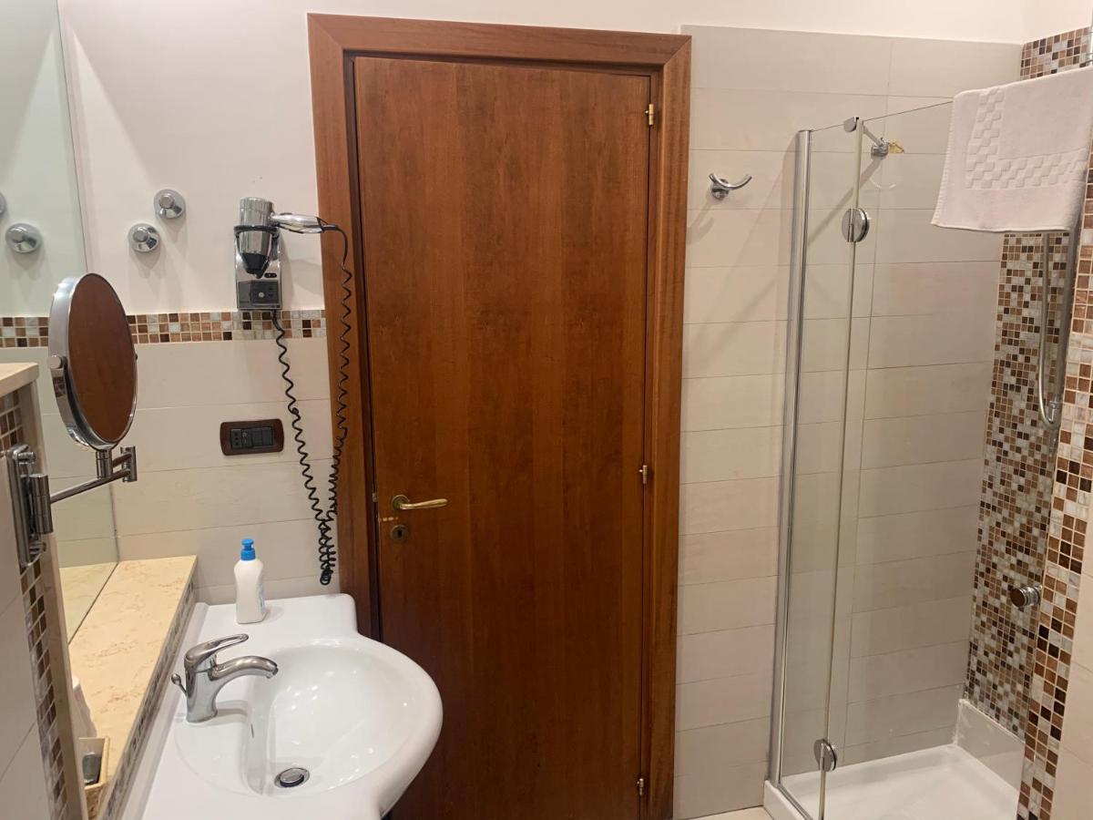 Le Stanze Del Vicere Boutique Hotel Наполи Екстериор снимка