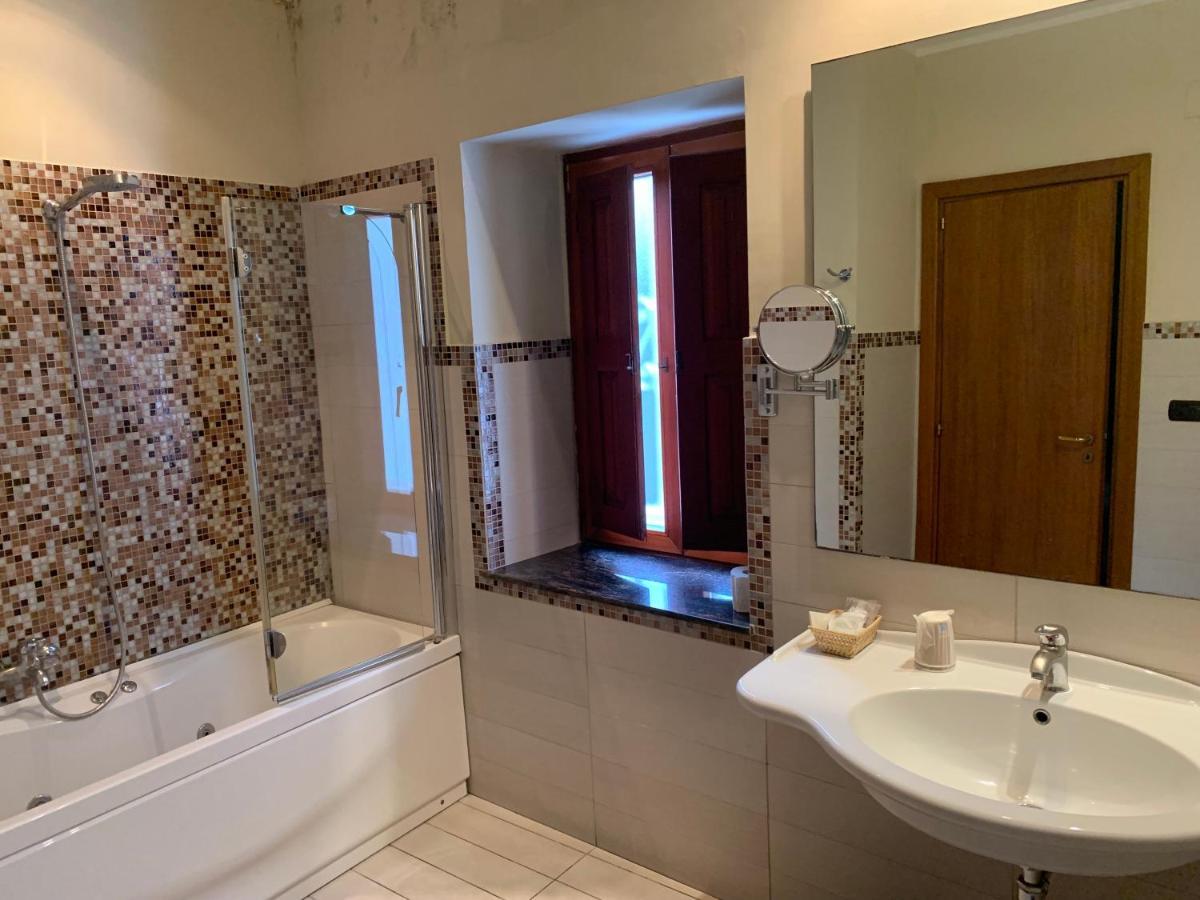 Le Stanze Del Vicere Boutique Hotel Наполи Екстериор снимка