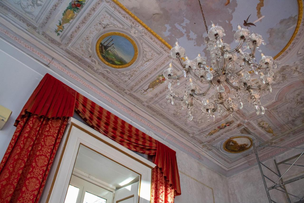 Le Stanze Del Vicere Boutique Hotel Наполи Екстериор снимка