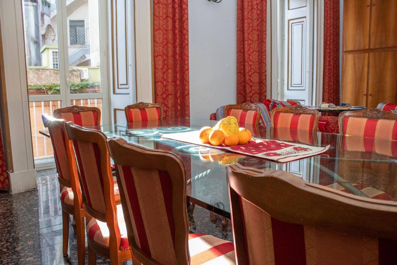 Le Stanze Del Vicere Boutique Hotel Наполи Екстериор снимка