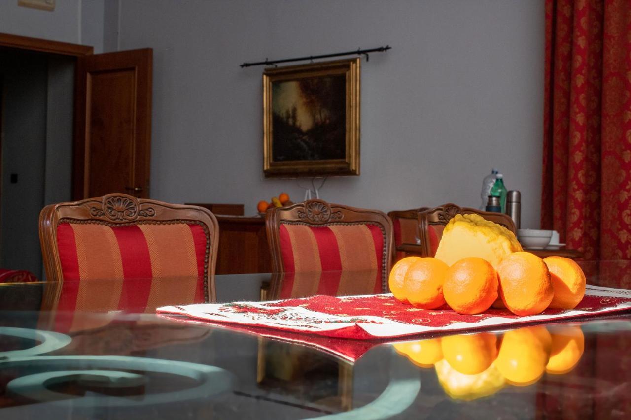 Le Stanze Del Vicere Boutique Hotel Наполи Екстериор снимка