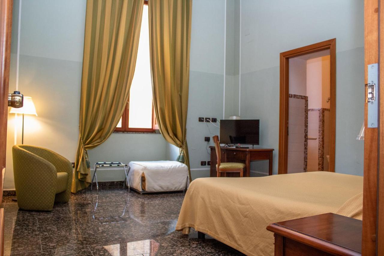 Le Stanze Del Vicere Boutique Hotel Наполи Екстериор снимка