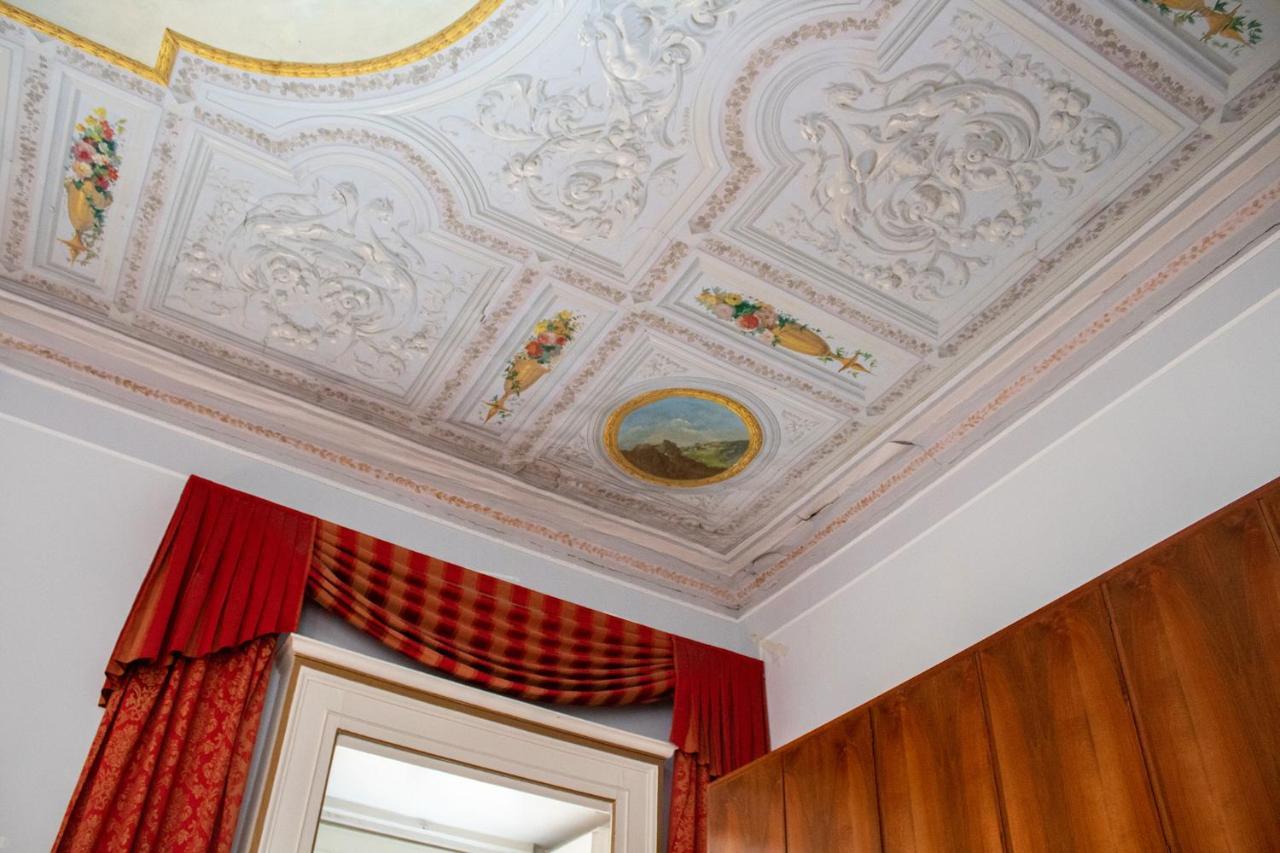 Le Stanze Del Vicere Boutique Hotel Наполи Екстериор снимка